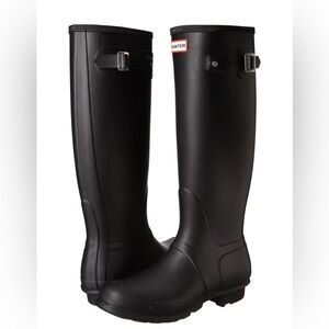 Hunter Black Matte Wellie Boots. US 9